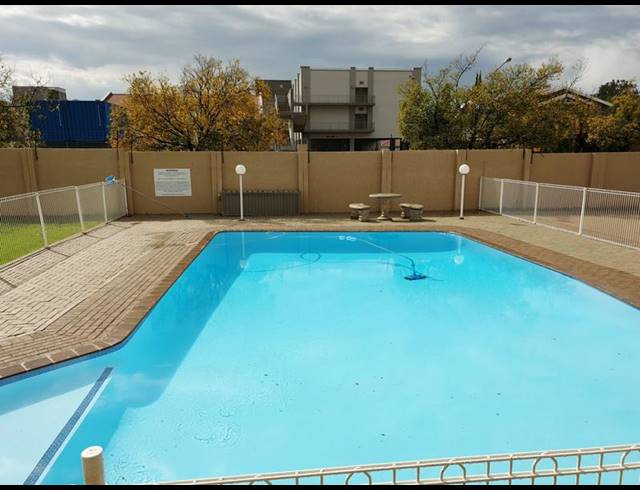 2 BEDROOM PROPERTY TO RENT IN KANNONIERS PARK